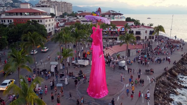 Preparan la Catrina más grande del mundo en el malecón de Puerto Vallarta -