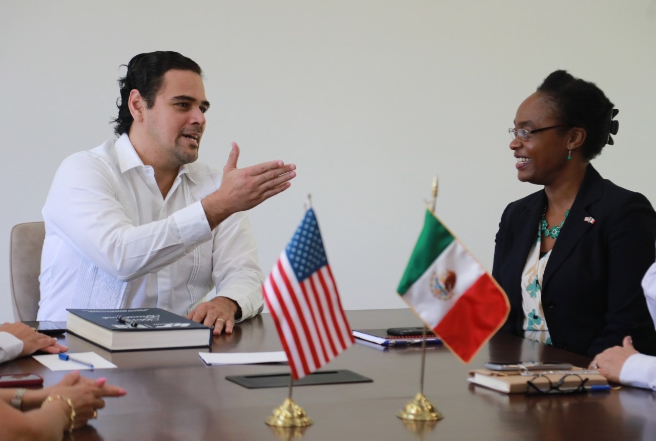 Recibe UT Cancún BIS la visita de la Cónsul General de Estados Unidos en Mérida