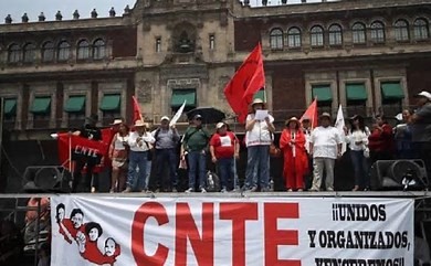 Aun así la CNTE acordó seguir con el paro nacional de labores de los maestros por 72 horas, iniciando este miércoles 19 hasta el 21 de marzo próximo.