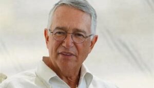 SAT notifica a Salinas Pliego por adeudo fiscal de 51 mil mdp