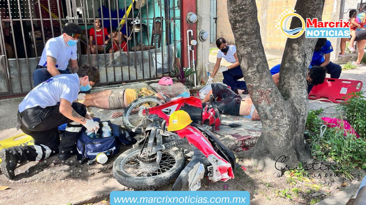 Derrapa pareja de motociclistas y son trasladadas a un hospital en Cancún