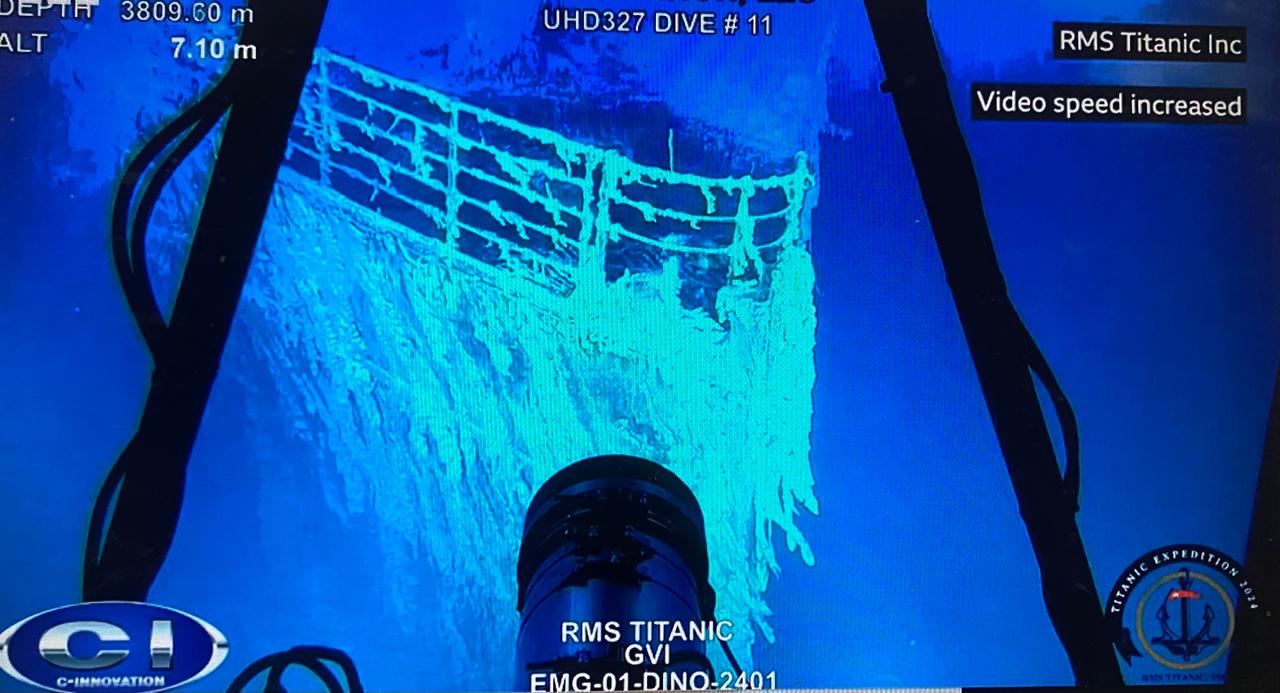 Se deteriora el Titanic en el fondo del mar y colapsa la icónica estructura de la proa.