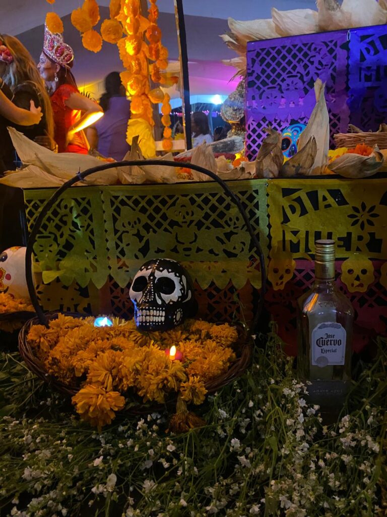 Invita planetario de Playa del Carmen a concursar con altar de muertos