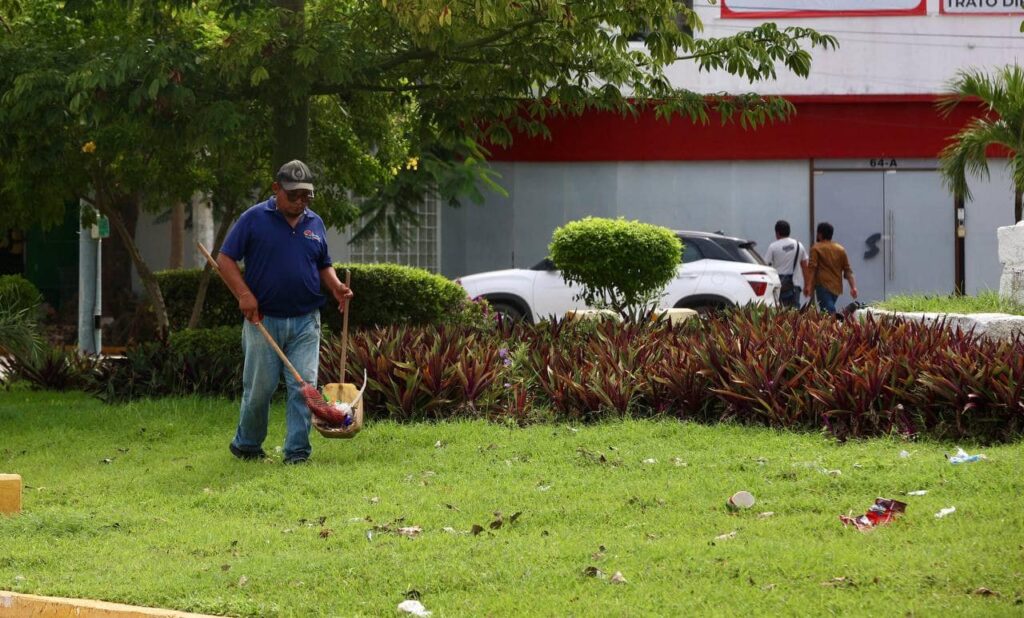 Listas, brigadas preventivas en Cancún por huracán ‘Milton’