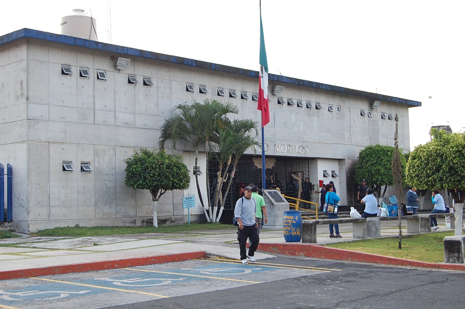 Protesta de internos en el Cereso de Morelos deja tres heridos