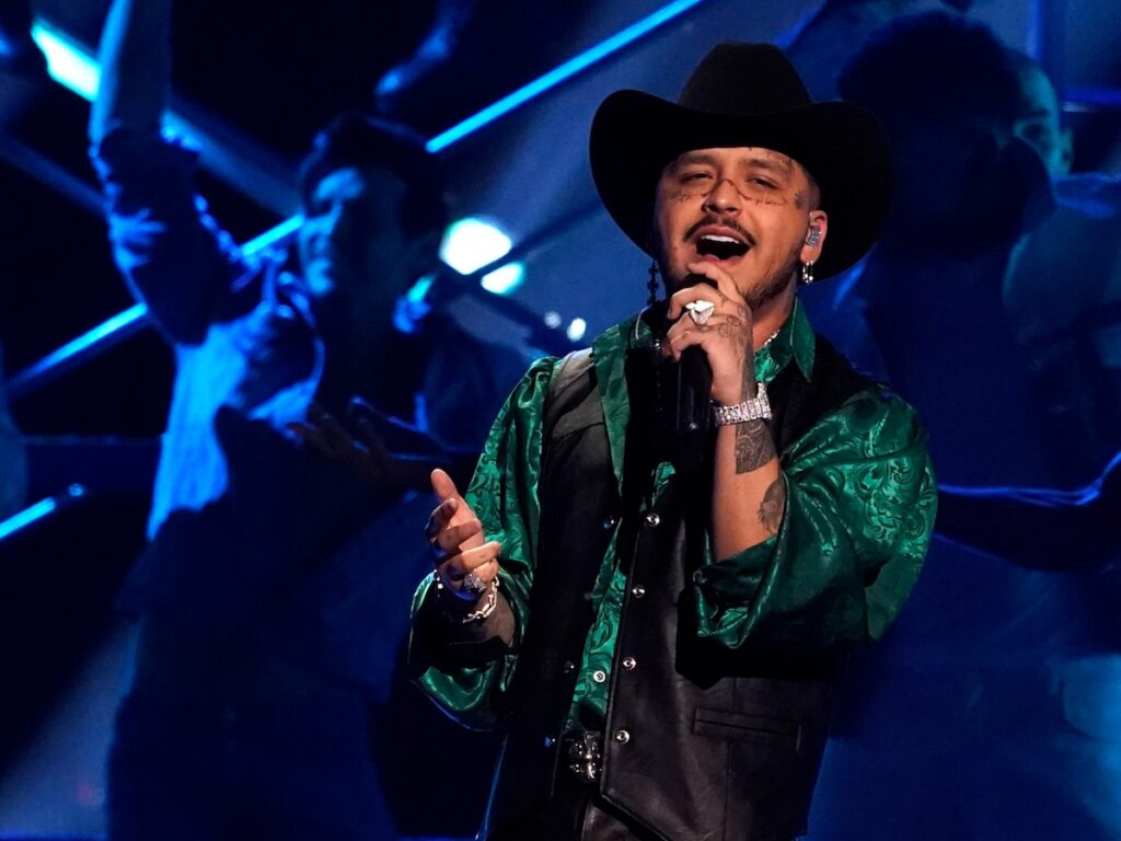 Rematan boletos de Christian Nodal por ventas bajas en Estados Unidos