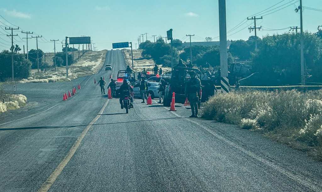 Encuentran cinco cuerpos embolsados en carretera de Jalisco