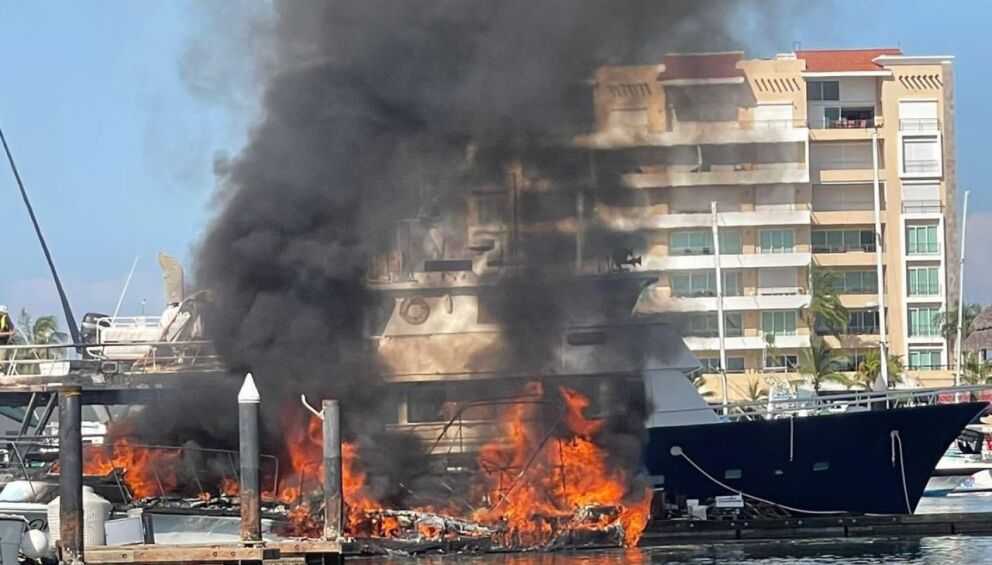 Se incendian dos embarcaciones en Mazatlán