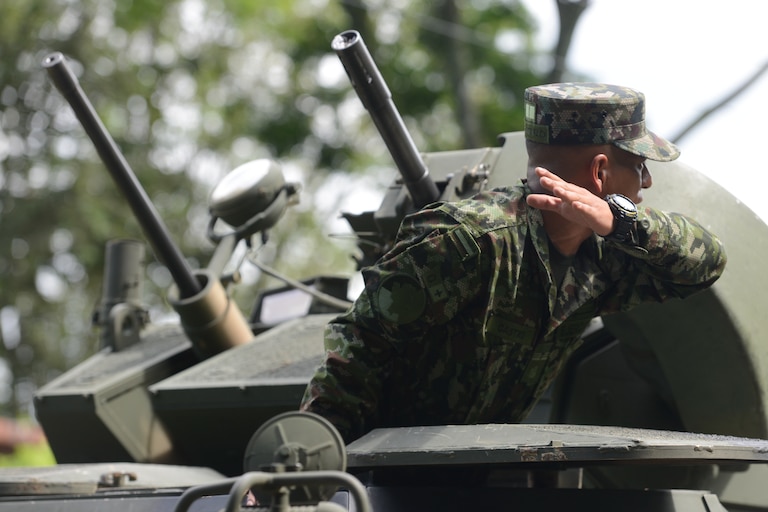 Presidente colombiano aprueba bombardeos contra disidencias de las FARC