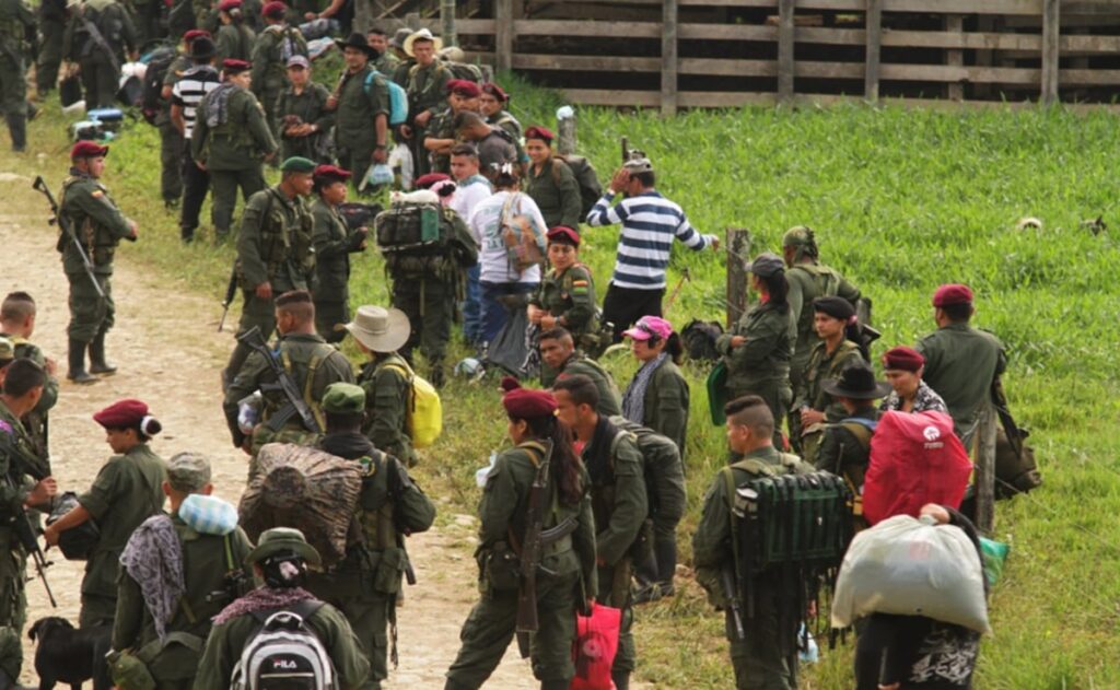 Presidente colombiano aprueba bombardeos contra disidencias de las FARC