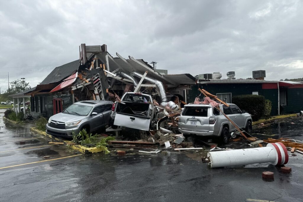 Aprueban ayuda federal para damnificados de huracanes Helene y Milton
