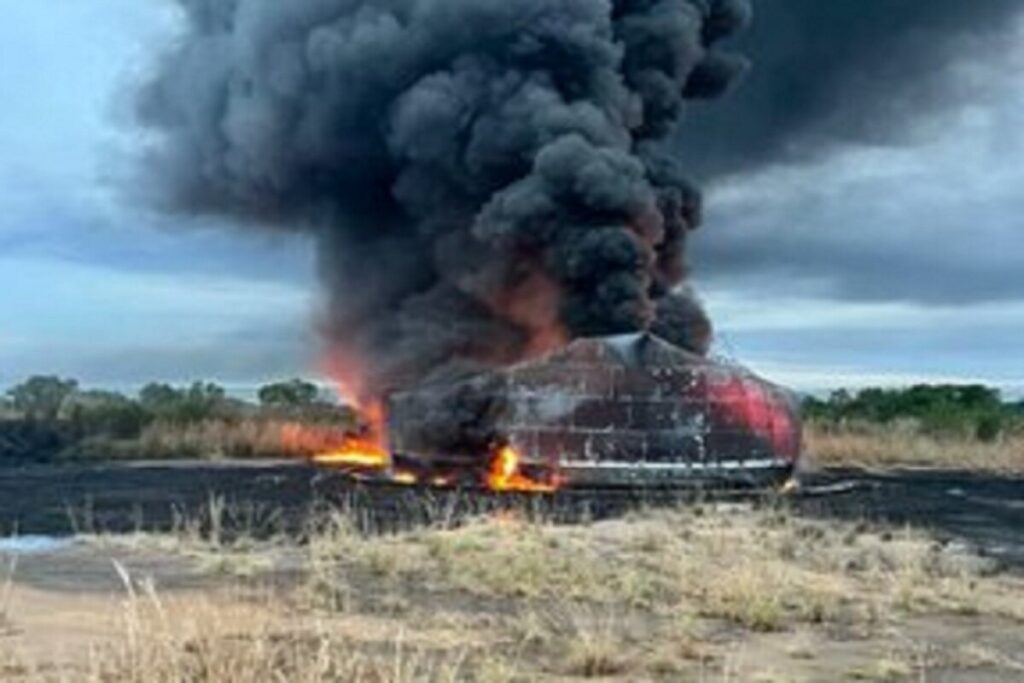 Se incendia tanque de crudo en Venezuela y deja al menos 21 heridos