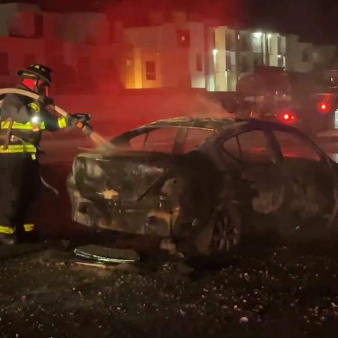 Se incendia taxi en Playa del Carmen