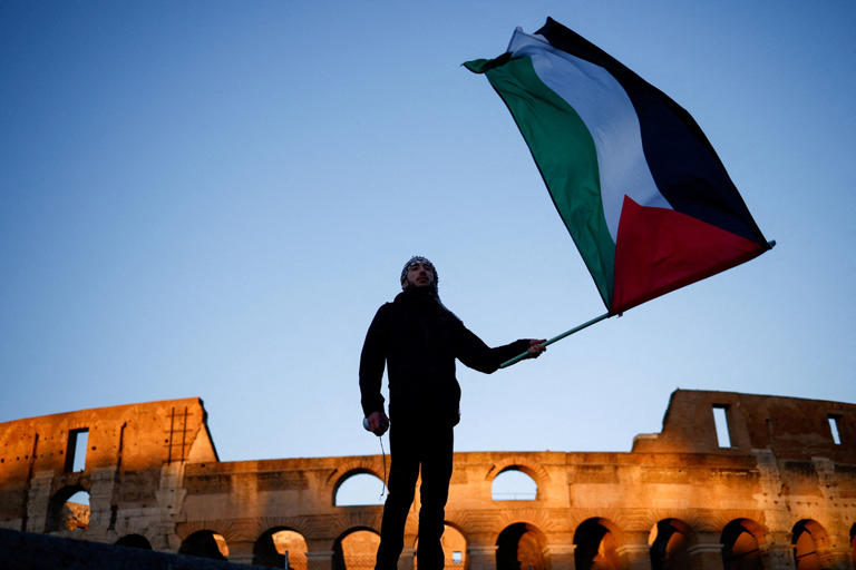 Mueren presuntamente 3 colaboradores de World Central Kitchen en bombardeo israelí
