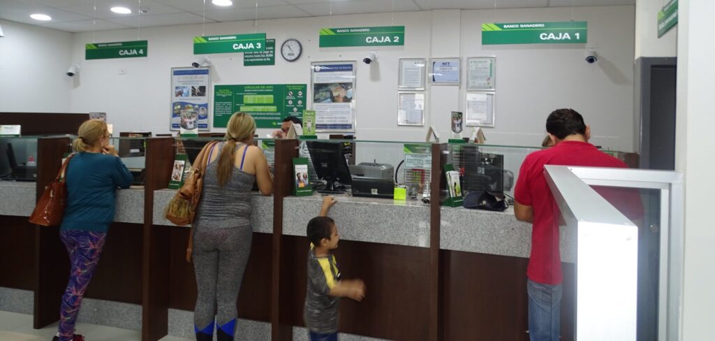 El 57% de ejecutivos bancarios deben personalizar atención con Inteligencia Artificial