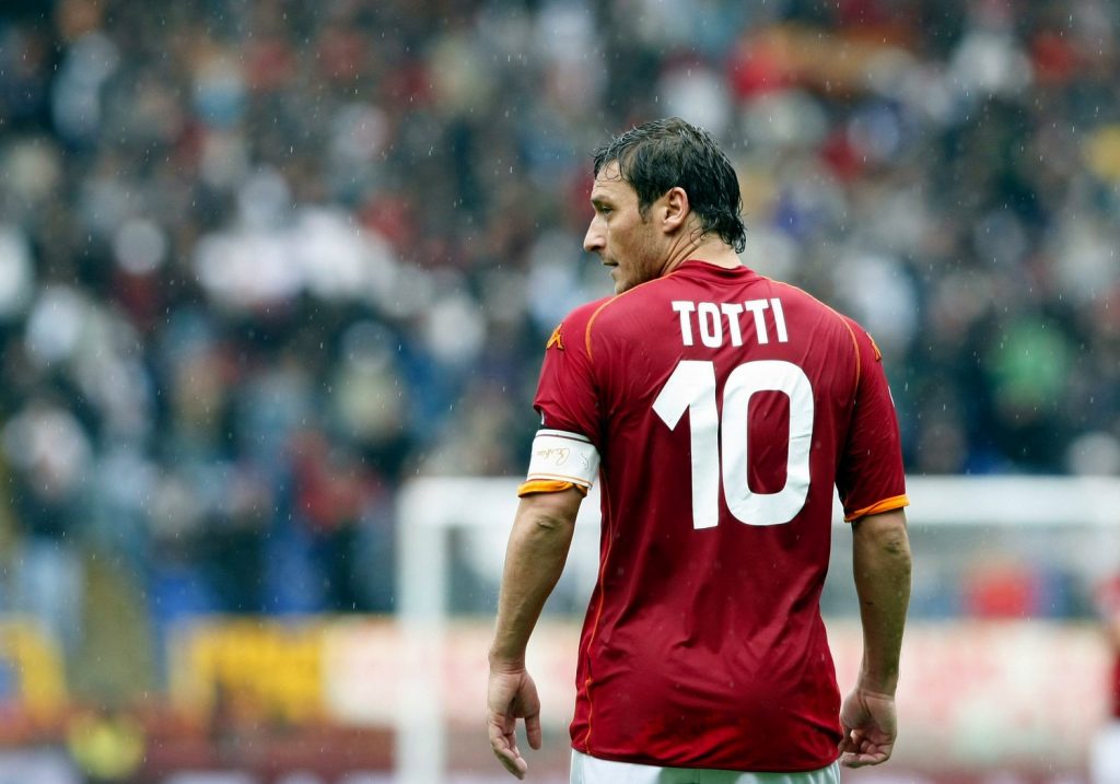 Investigan al ex futbolista italiano, Francesco Totti, por posible fraude fiscal