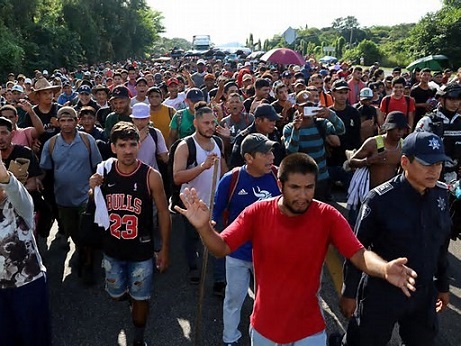 Migrantes denuncian retén “ilegal” de la policía a su paso por Chiapas