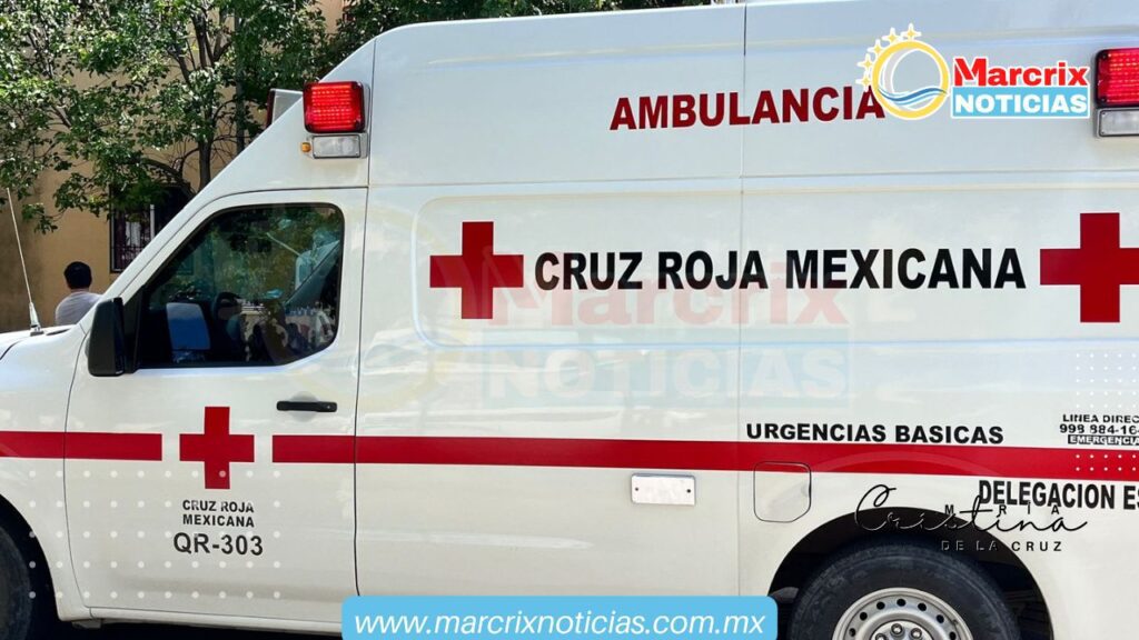 Mujer cae de combi en Cancún