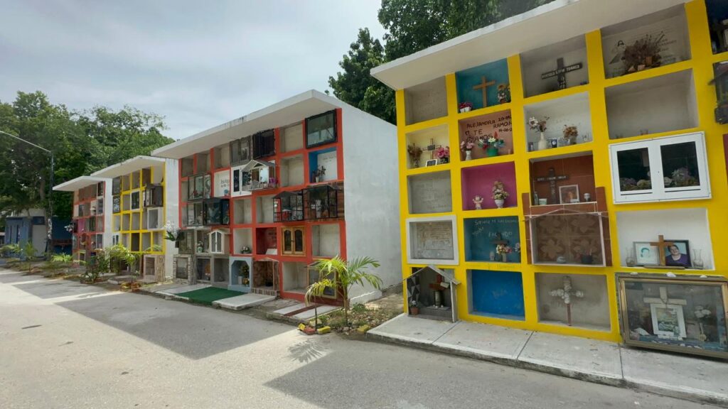 Prevén visita de 70 mil personas al panteón municipal de Playa del Carmen