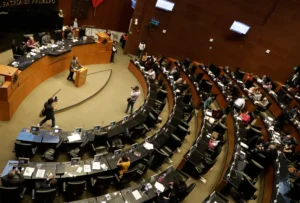 Senado aprueba en lo general la llamada Ley Antimemes