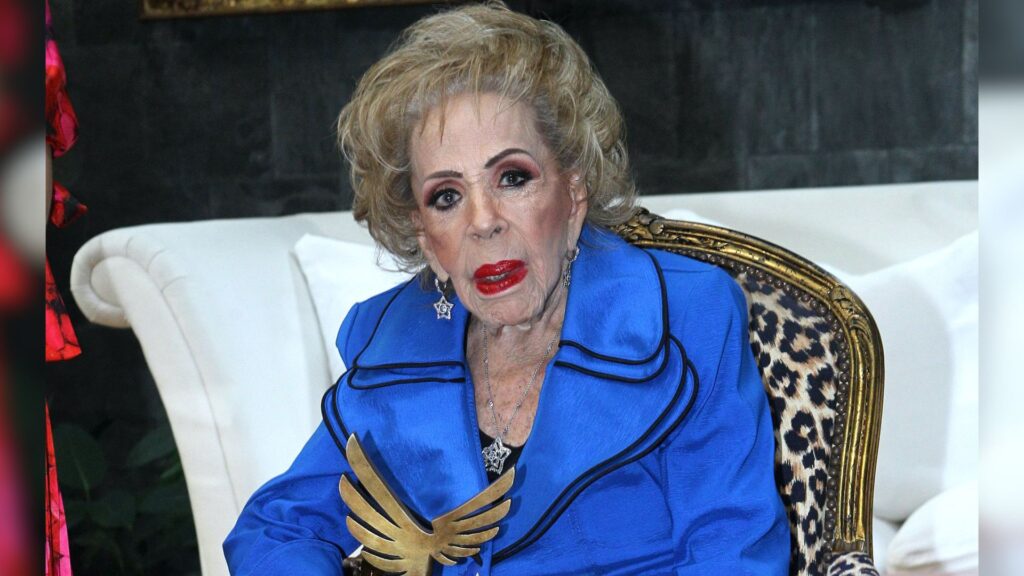 Hospitalizan nuevamente a Silvia Pinal