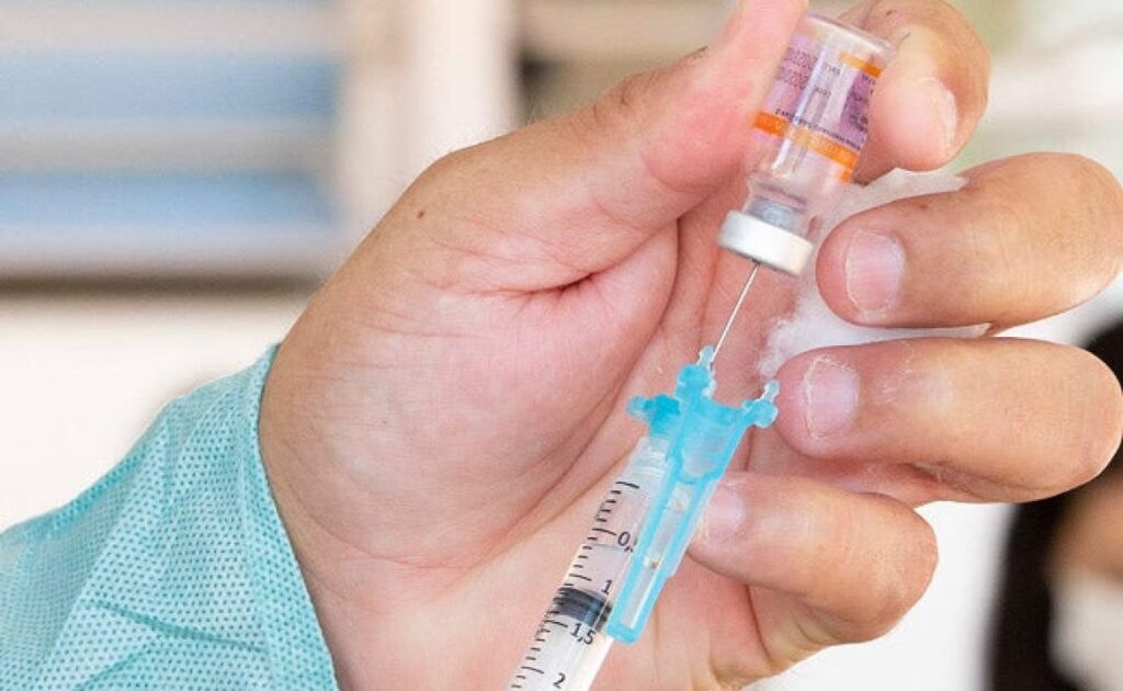 Reportan lento avance de vacunación contra Covid-19 e influenza en Quintana Roo