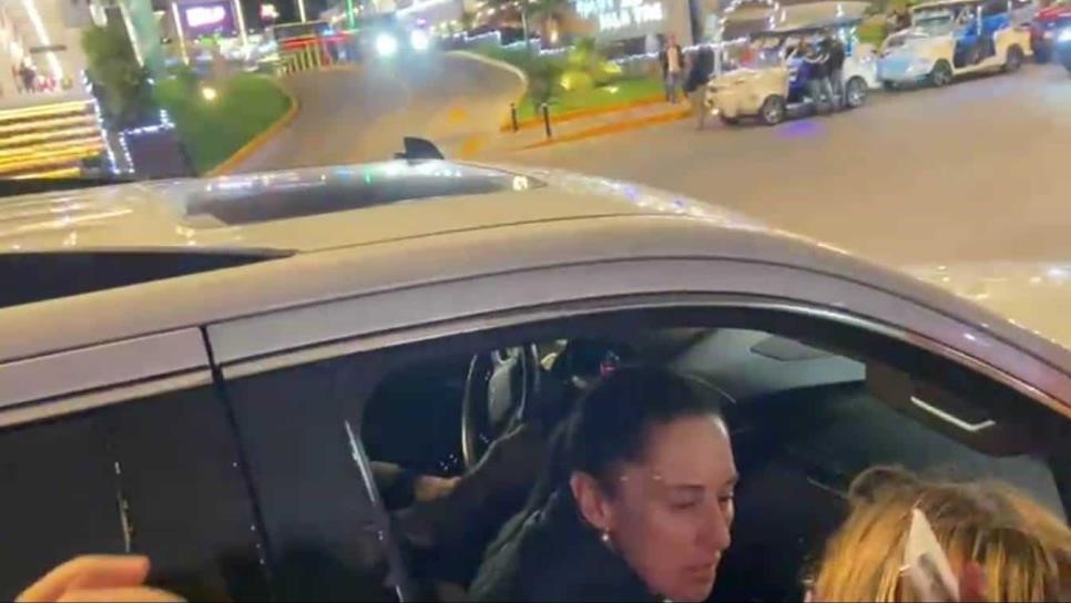 Tras arribar a Mazatlán a las 11 de la noche del sábado, la presidenta Claudia Sheinbaum amaneció ya en Sinaloa donde realizará este domingo su primera gira de trabajo como mandataria federal
