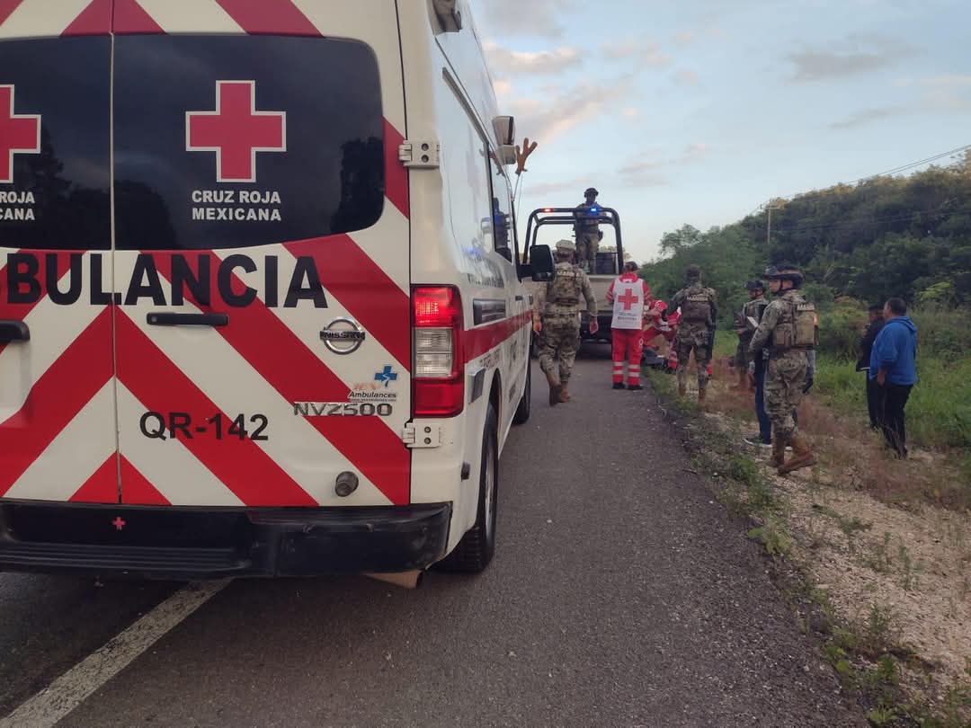 Dos muertos, dos lesionados, trabajadores de CAPA, es el saldo del fatal accidente en la carretera Felipe Carrillo Puerto a Tulum.