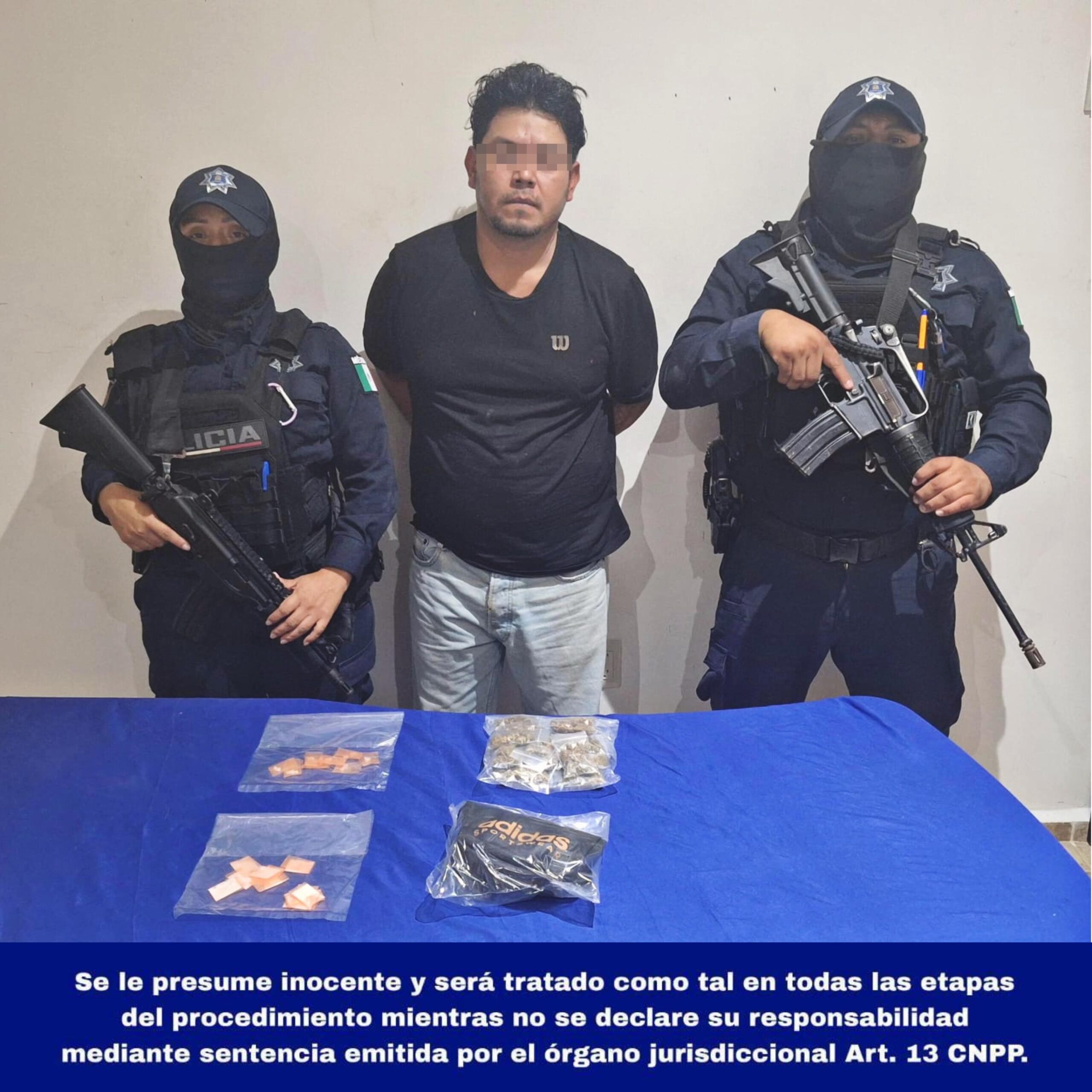 La policía de Tulum realizó la detención de Sauri Yarit “N”, cuando fue denunciado por otro ciudadano por ofrecerle dosis de marihuana y cocaína.
