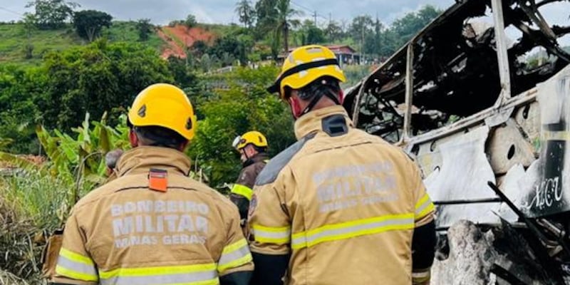 Mueren 38 personas tras accidente de autobús en una carretera de Brasil