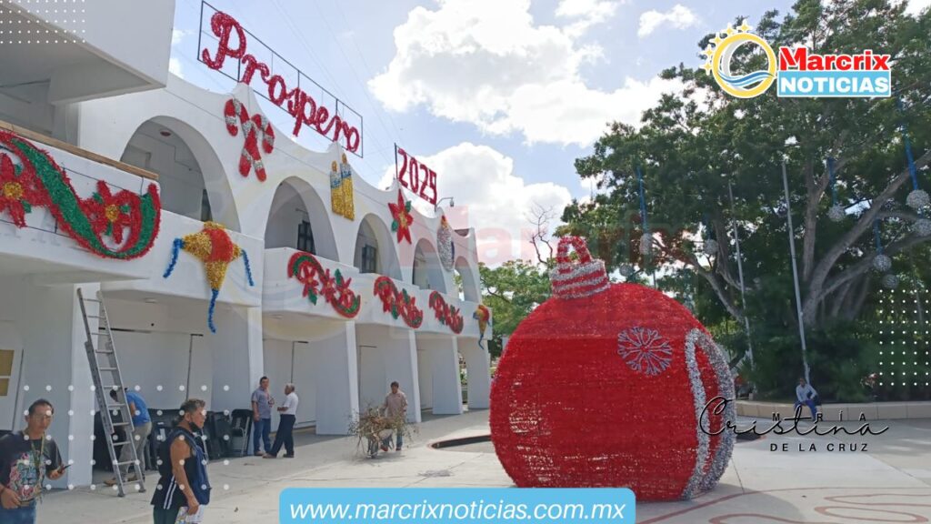 Lista, la decoración decembrina del Palacio Municipal y la Villa Navideña de Cancún