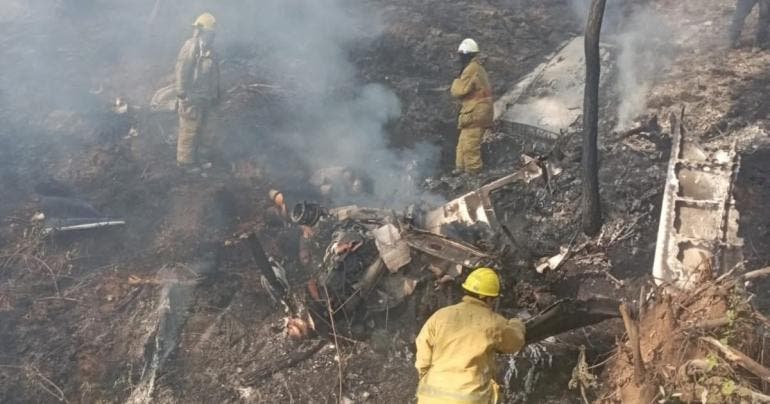 Mueren 7 personas tras desplomarse una avioneta en Jalisco