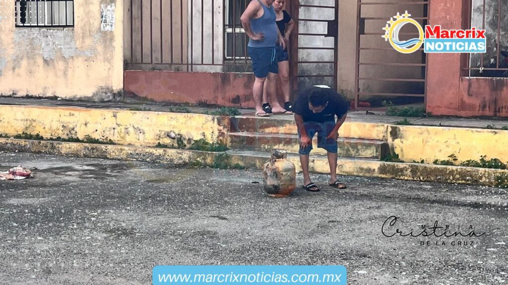Explota tanque de gas en colonia de Cancún y deja tres lesionados