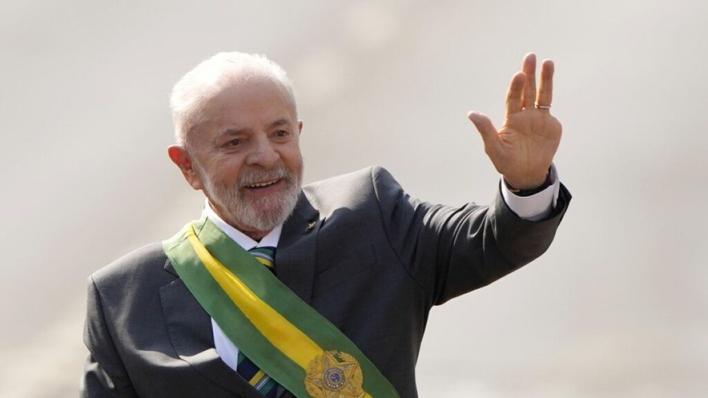 Operan al presidente de Brasil, Lula da Silva, por hemorragia cerebral