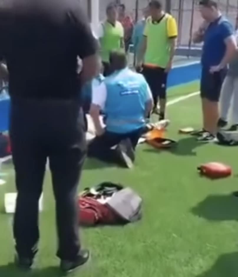 Un joven futbolista falleció en las canchas tras ingerir agua helada, cuando disputaba un partido de futbol en Perú.