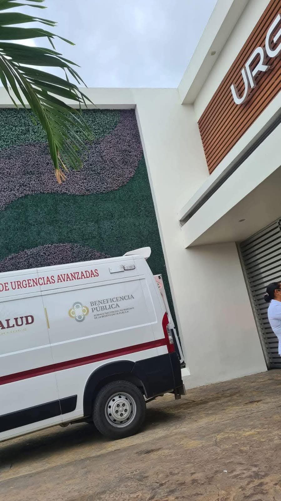 El joven podría perder su mano a causa la explosión de petardo. La cirugía cuesta más 60 mil pesos.