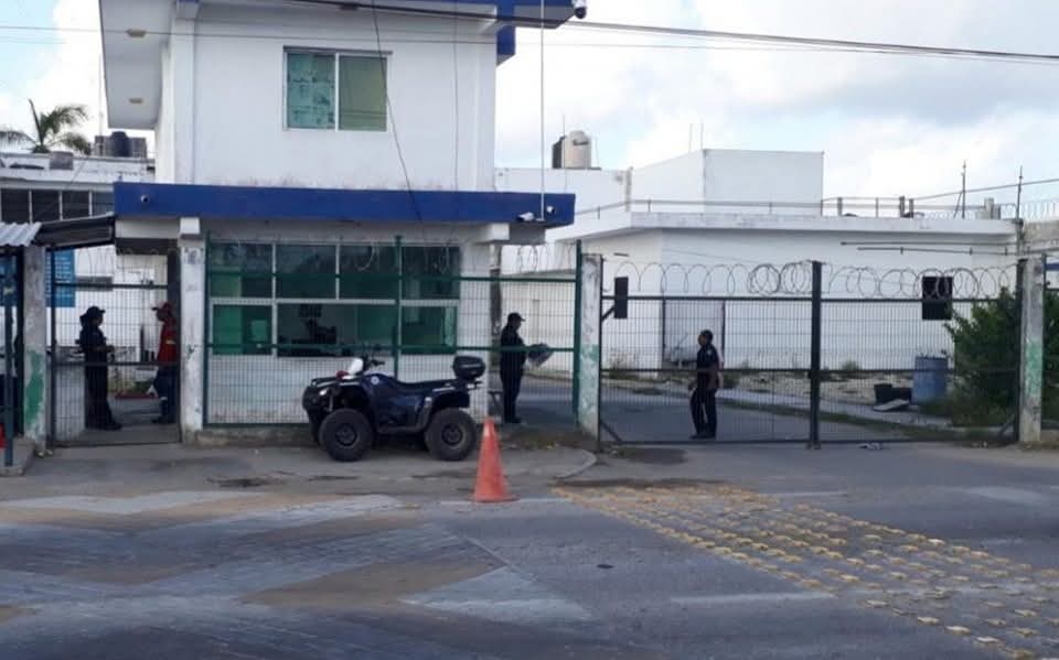 Un interno del Centro de Reinserción Social (CERESO) de Chetumal falleció en la víspera del año nuevo, presuntamente a consecuencia de una golpiza que recibió en su celda, aunque autoridades señalan que fue por convulsiones