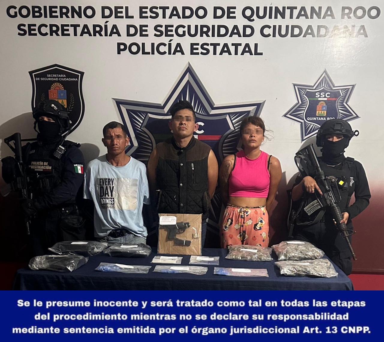 La policía de Cancún, logró la detención de tres personas, en Villas Otoch, cuando fueron sorprendidos al realizar la comercialización de 301 dosis de narcóticos.