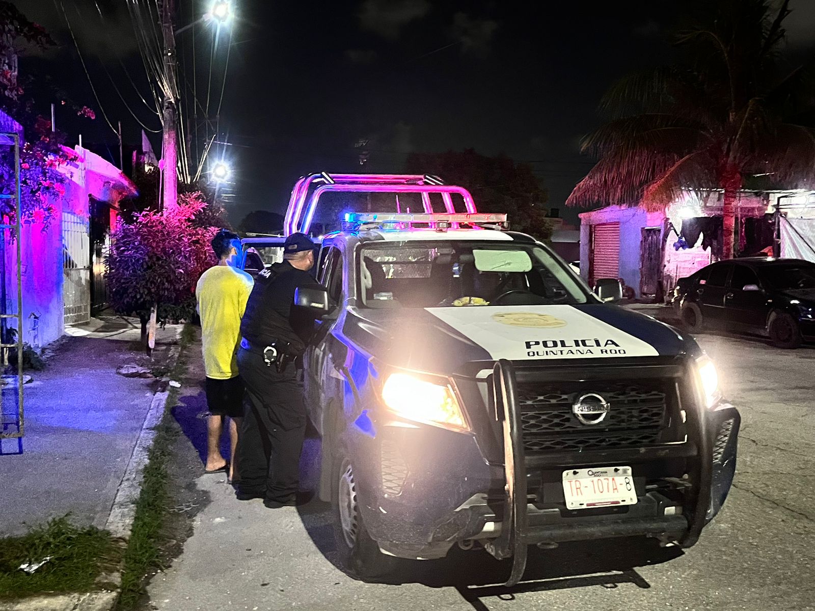 Dos asaltos a mano armada ocurrieron en tiendas de Chetumal y Calderitas durante la noche de este jueves casi de manera simultanea,