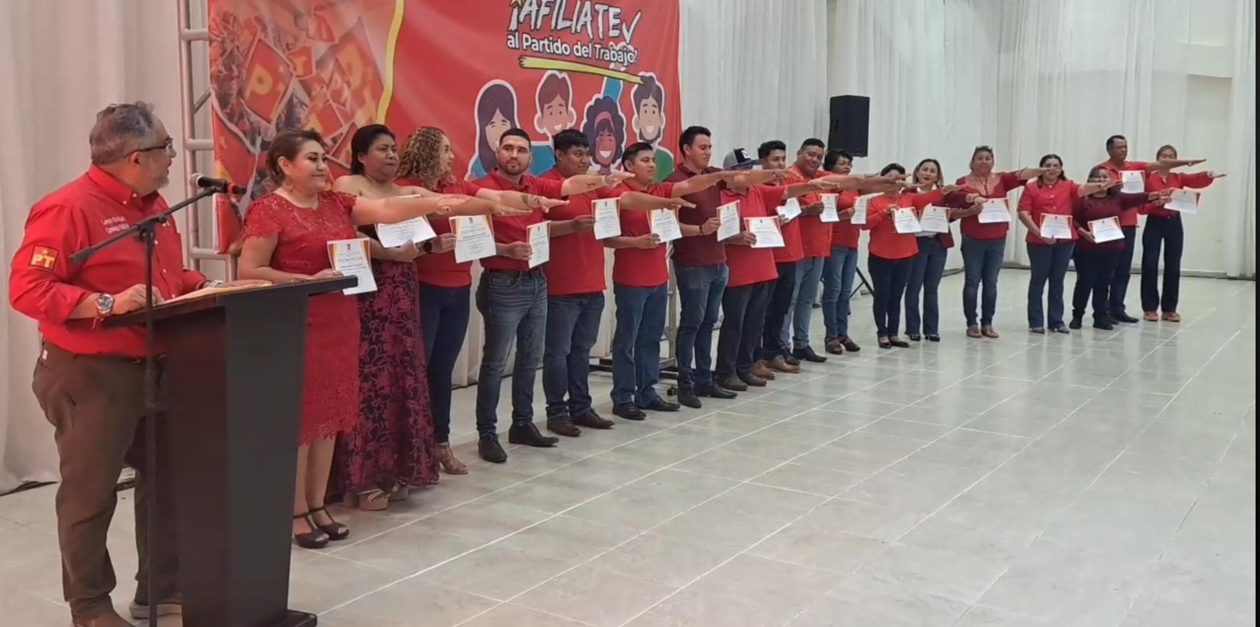 En esta sesión se formalizó el nombramiento de la presidenta de la Coordinación Ejecutiva Municipal (CEM), la profesora jubilada Martha Ángela Beltrán Castillo