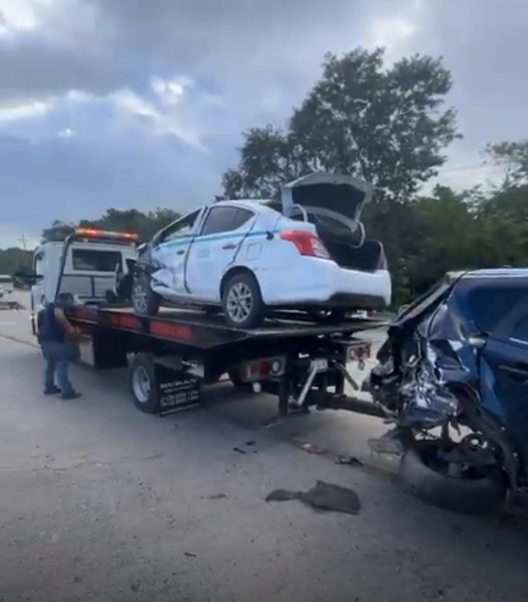 Un taxi y dos automóviles particulares protagonizaron el accidente en Playa del Carmen
