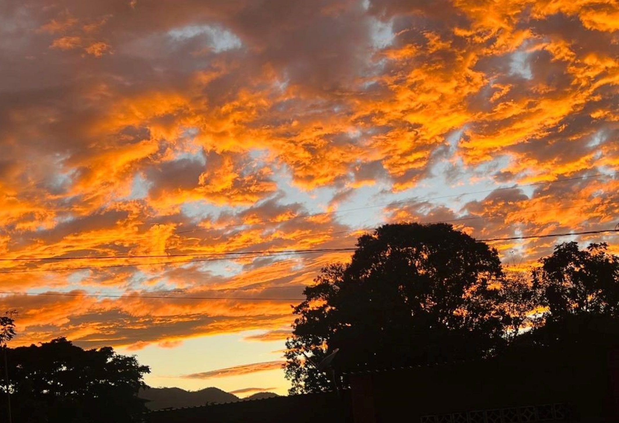 Se abrió la noche del domingo un “agujero coronal”, que abarca el 25% de la circunferencia del Sol y de donde pueden emanar ráfagas de viento solar que pueden ser dañinos.