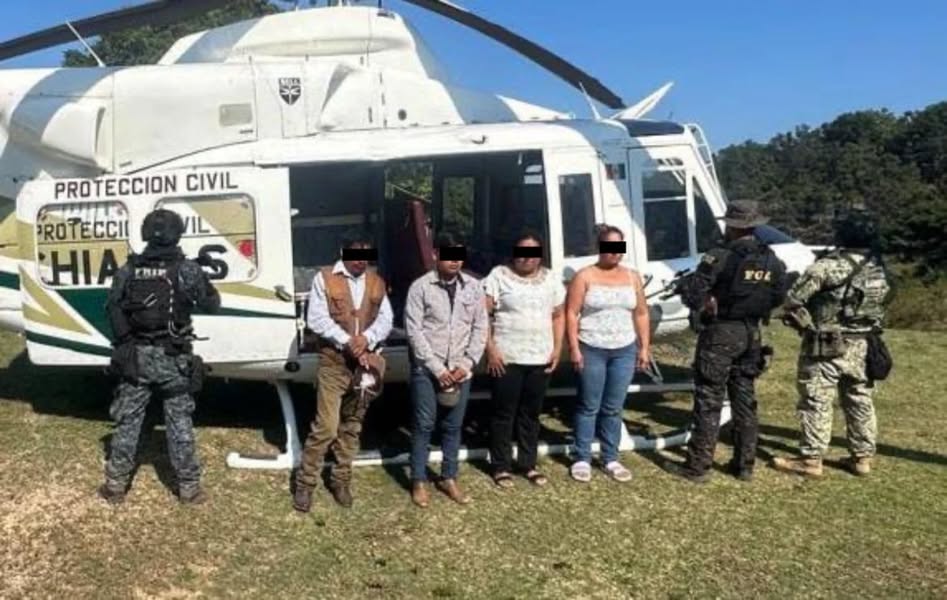 Los detenidos son Geovann “N”, Amali “N”, Marta “N” y Jorge “N”, a quienes se les aseguraron armas de fuego