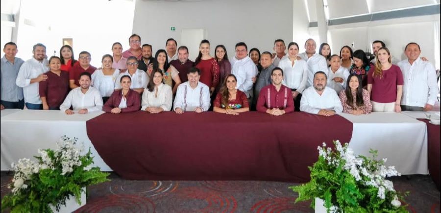 Ni Yensunni Martínez de Othón P. Blanco ni Diego Castañón de Tulum, Gerardo Fernández Noroña, se reunió con senadores y alcaldes.
