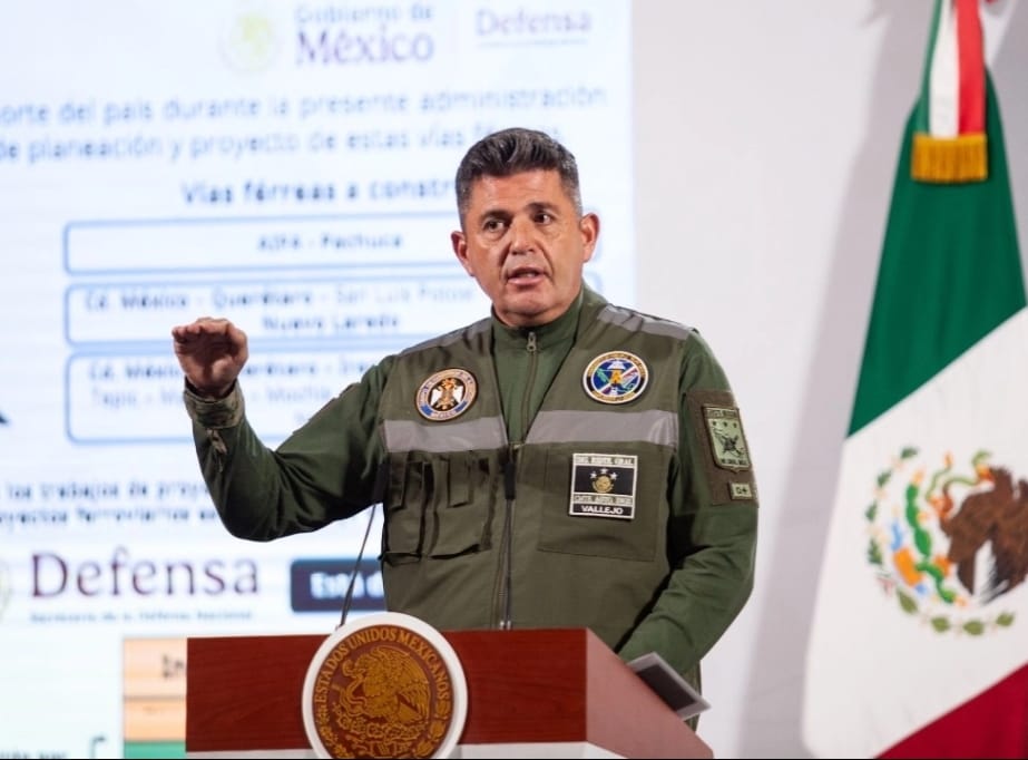 El general Gustavo Ricardo Vallejo Suárez, comandante del Agrupamiento de Ingenieros "Felipe Ángeles", dijo que “México es capaz de construir, un kilómetro 130 metros de vía férrea diariamente”.