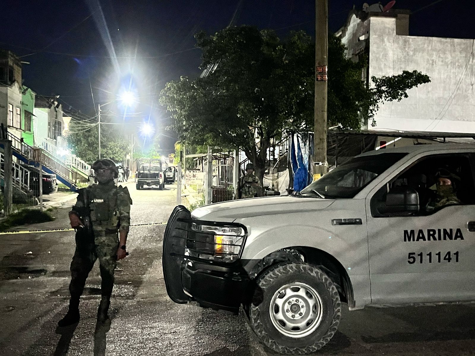 Se reportaron personas detenidas en los tres domicilios que cateados en la ciudad de Cancún y el aseguramiento de narcóticos