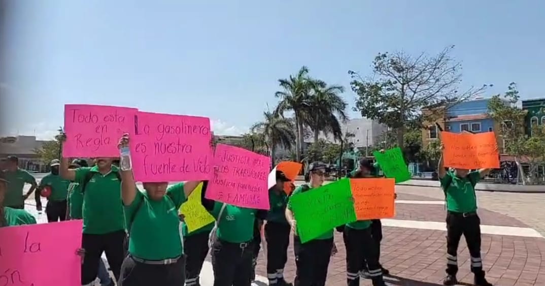 Gasolinera Mega Azul ubicada en la av. CTM y Real Ibiza, está a más de 100 metros de una escuela primaria, por lo que no había razón de su clausura