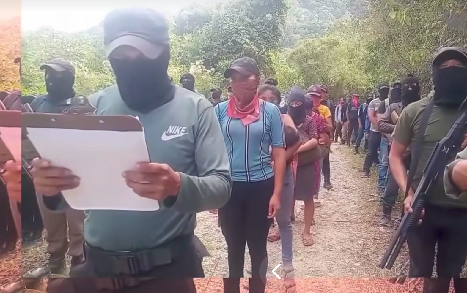 Los campesinos y habitantes del municipio de Tila en Chiapas, con armas de fuego en mano y otros con machetes y coas anunciaron que no permitirán más abuso de los delincuentes