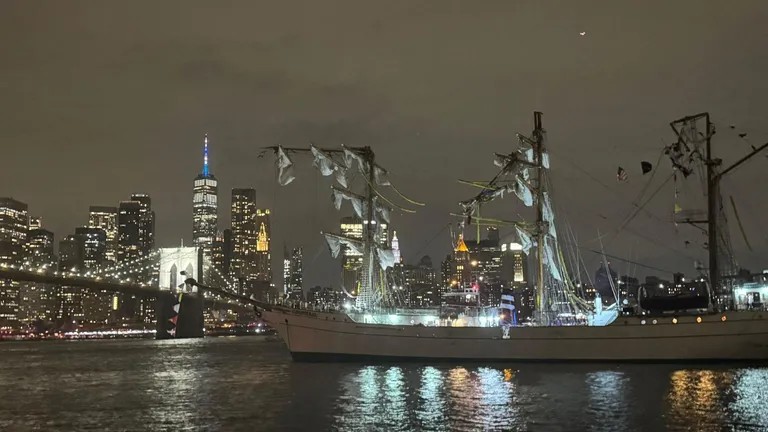 Agradezco al alcalde de Nueva York, Eric Adams, todo el apoyo brindado a nuestros connacionales. Estamos pendientes y la Secretaría de Marina seguirá informando, dijo Claudia Sheinbaum