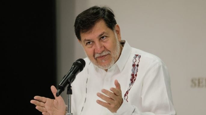 : “La petición del incremento de salario del 100% que pidieron los integrantes de la CNTE es imposible dárselos por falta de presupuesto, no por falta de cariño”.